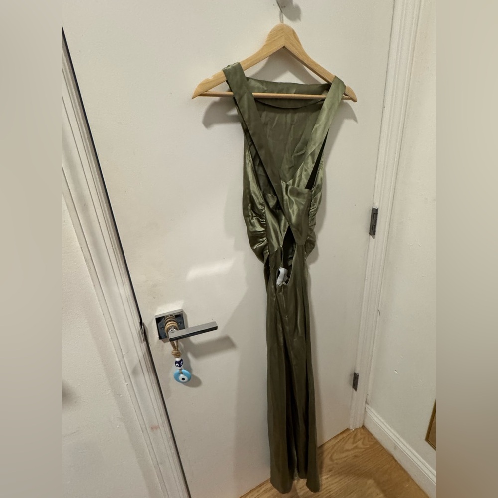 Nwt reformation cassette silk dress in artichoke / size 4 - Picture 8 of 8